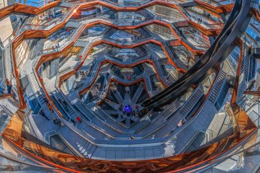 New York, ABD - 8 Mart 2020: The Vessel, mimar Thomas Heatherwick tarafından Manhattan 'da Hudson Yards Staircase olarak da bilinen proje.