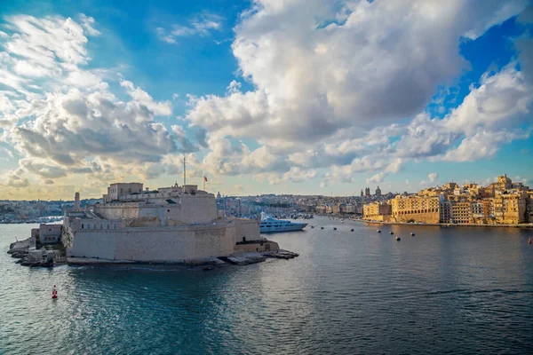 Valletta Malta March 2021 Велика Гавань Мальти Круїзним Кораблем Типовою — стокове фото