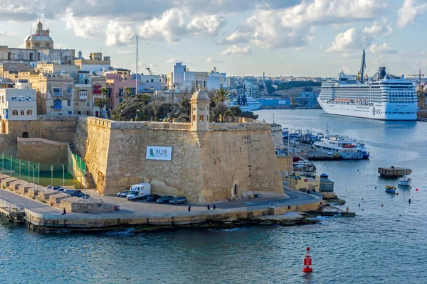 Valletta Malta March 2021 Велика Гавань Мальти Круїзним Кораблем Типовою — стокове фото