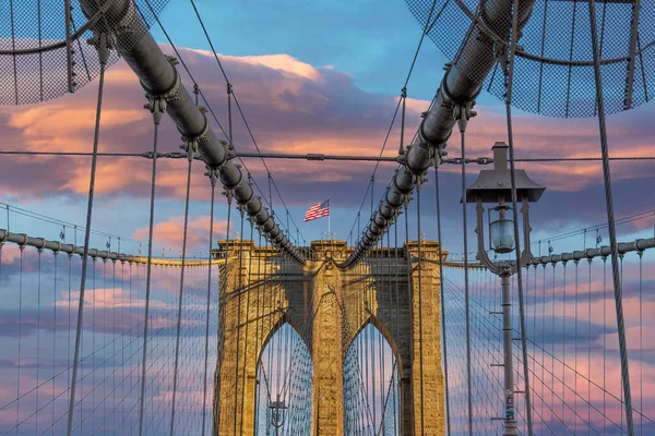 Vue Structure Pont Brooklyn Dans Lumière Après Midi Avec Drapeau — Photo