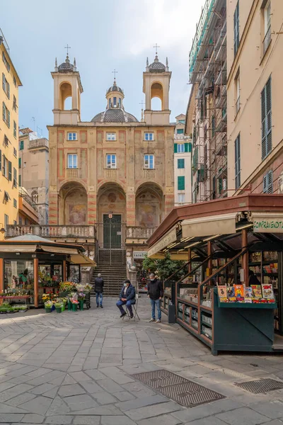 2021年3月20日 意大利热那亚 位于历史名城Molo区广场的Piazza Banchi 位于Ponte Reale San Luca San Pietro — 图库照片