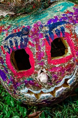 Cadılar Bayramı Balkabağı çocuklar tarafından boyalı