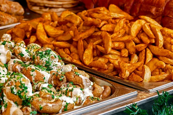 Cogumelos e batatas fritas — Fotografia de Stock