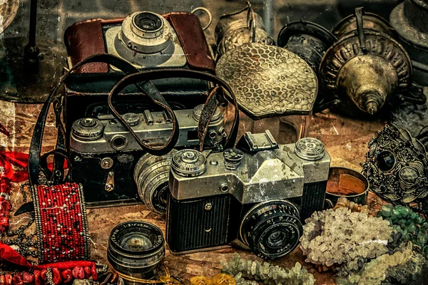 Old postcards with old photo cameras and different antiques — Stock Photo, Image