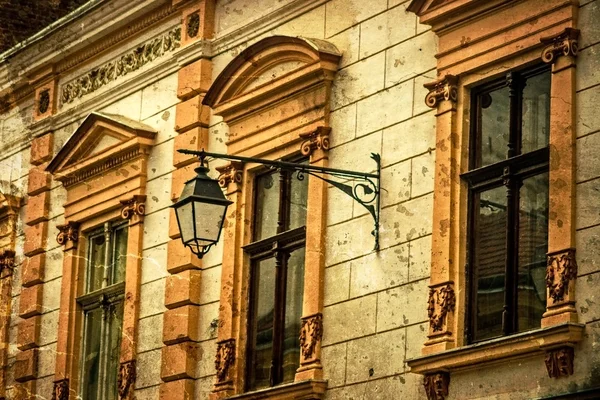Velho cartão postal de um edifício histórico.Timisoara, Romênia -21 — Fotografia de Stock