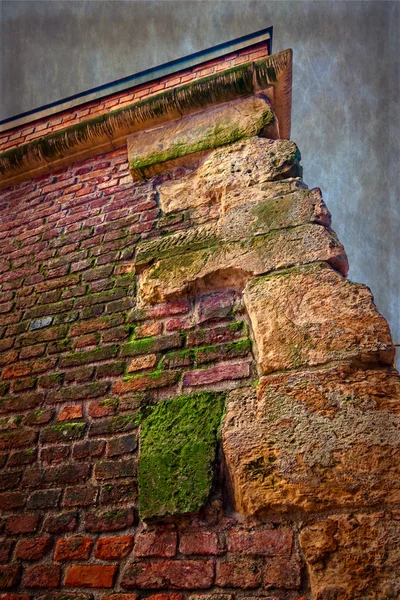 Vieille photo avec détail du mur de la forteresse — Photo