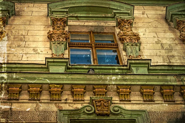 Velho cartão postal de um edifício histórico.Timisoara, Romênia -23 — Fotografia de Stock