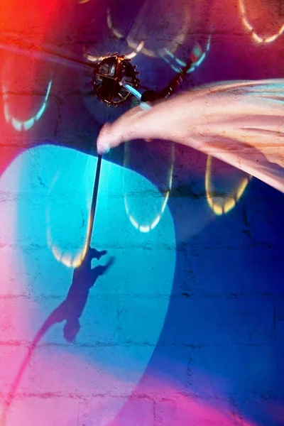 Abstrakt blå och röd bakgrund med acrobat — Stockfoto