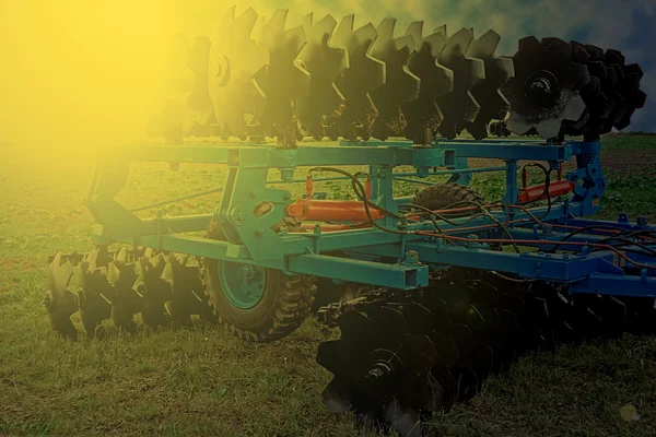 Equipamento agrícola à luz do pôr do sol. Detalhe 21 — Fotografia de Stock