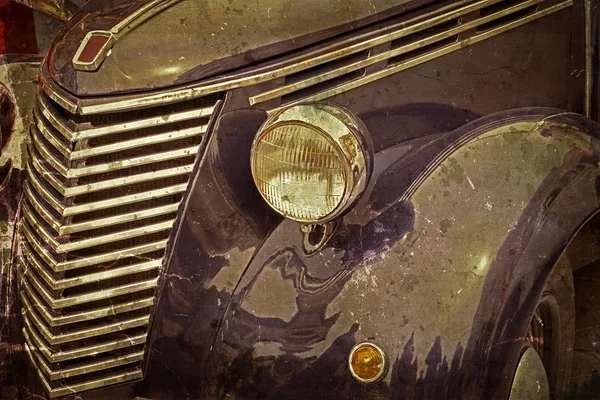 Vieille carte postale avec une vieille voiture italienne — Photo