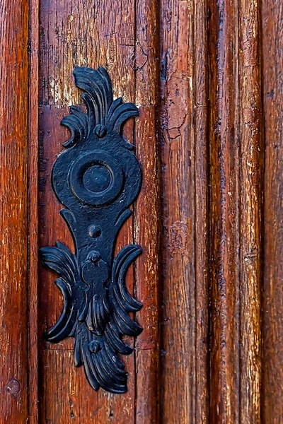 Detalhe de uma porta de madeira medieval 4 — Fotografia de Stock