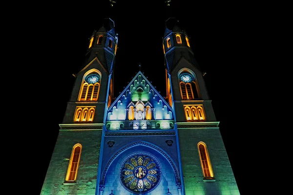 Различные ночное освещение церкви 2 — стоковое фото
