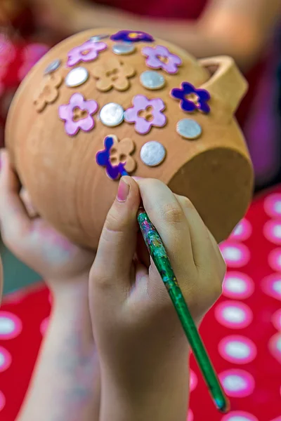 Barn målar keramik 14 — Stockfoto