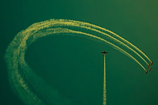 Desenhos de fumaça no céu 3 — Fotografia de Stock