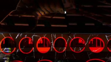 Işık gösterisi binalar üzerinde öngörülen