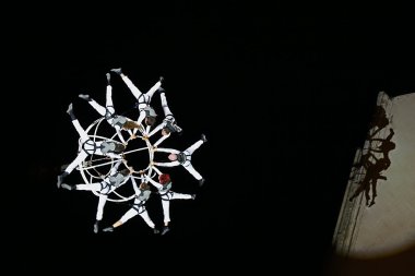 Actors on night show air theater 4