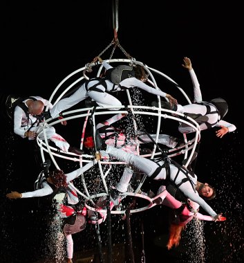 Actors on night show air theater
