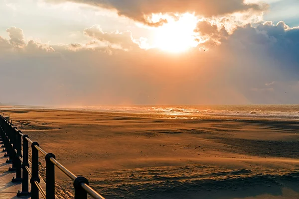 Pôr do sol no Mar do Norte em outubro — Fotografia de Stock