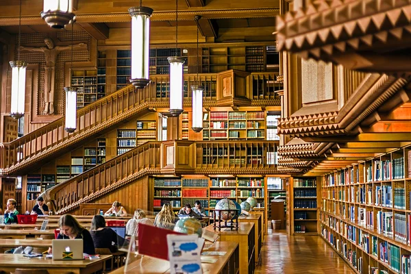 All'interno della biblioteca dell'università di Lovanio, Belgio 6 — Foto Stock