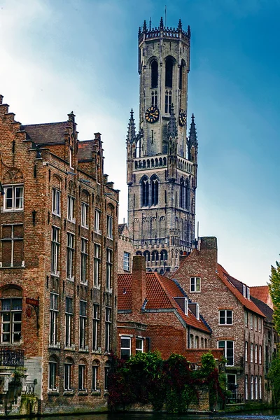 Belfry do Rozenhoedkaai, Centro Histórico de Bruges, Belgiu — Fotografia de Stock