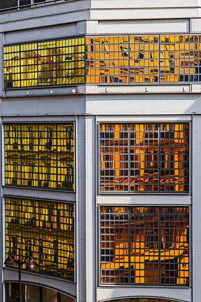 Fasaden av butiken Printemps, Paris — Stockfoto