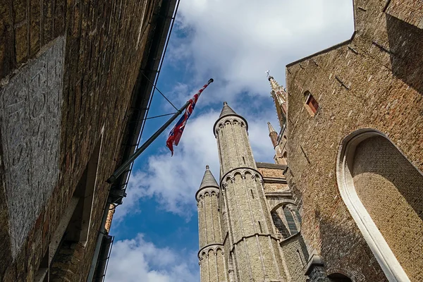 Façade gothique de l'église Notre-Dame de Bruges, Belgique 2 — Photo