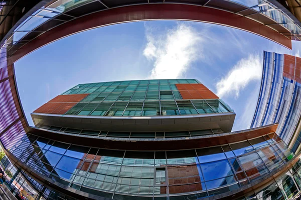 Fish eye vy med business byggnader. Timisoara, Rumänien 1 — Stockfoto