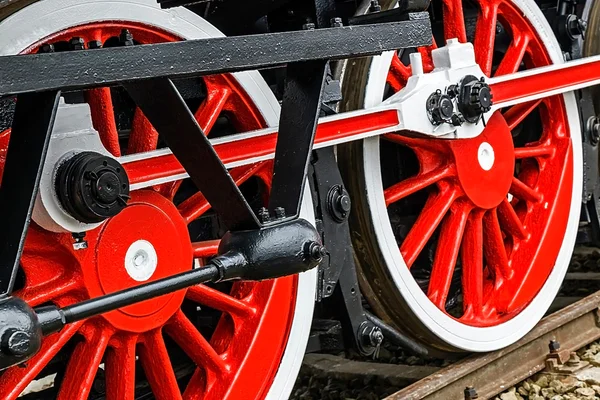 Detalj och närbild på stora hjul på en gammal Tysk ånga locom — Stockfoto