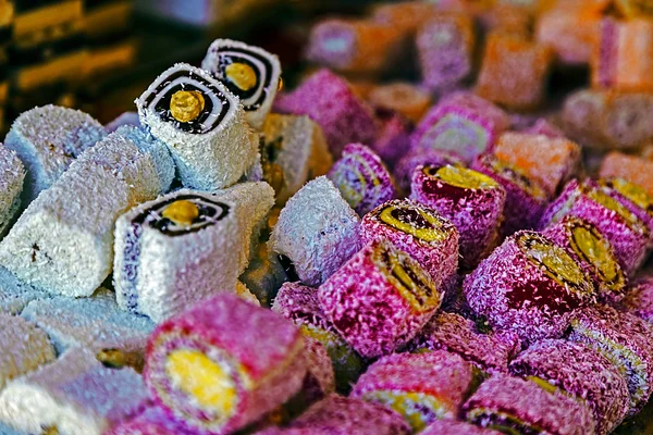 Bonbons bunt gerollt — Stockfoto