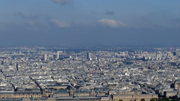 Panoramatické záběry v 4k s Paříží od věže Montparnasse 8 — Stock video