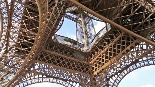 Rostiger Hintergrund mit Eiffelturm