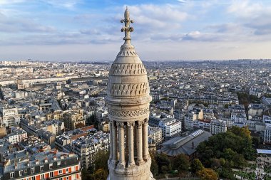 Çatı ve Basilica Sacré Coeur havadan görünümü