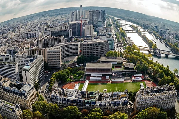 Fish eye panorama från Eiffeltornet, med floden Seine i Paris 1 — Stockfoto