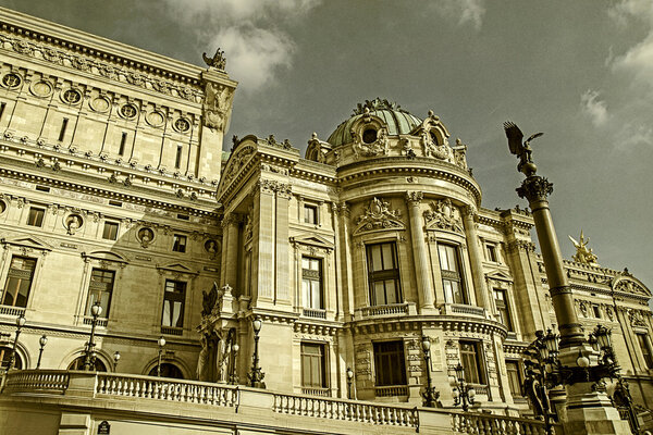 Архитектурные детали Парижской оперы

