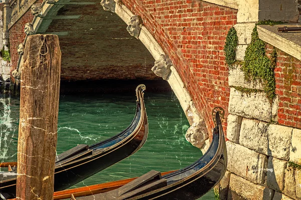 Старая открытка с видом на один канал в Венеции, Италия 1 — стоковое фото
