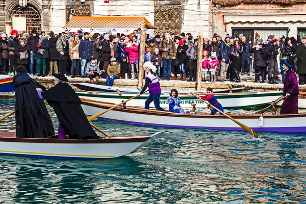 10 イタリアのベニスのカーニバルの行列を開く — ストック写真