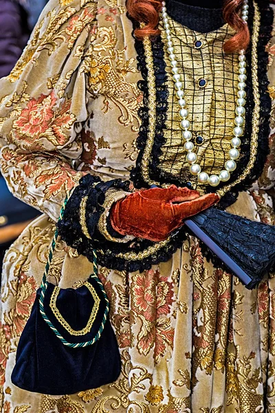 Vista detalhada de um traje de época no carnaval veneziano 5 — Fotografia de Stock