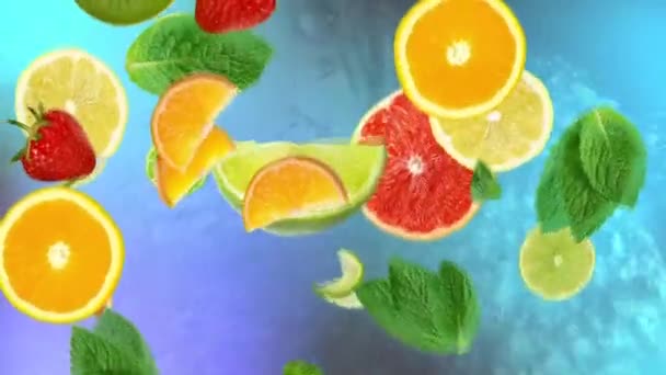 水の背景に落ちる果物 — ストック動画