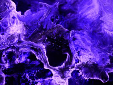 Neon mavisi ve mor, yaratıcı, soyut el resmi, mermer dokular, soyut okyanus, tuvalde akrilik boya. Modern sanat. Çağdaş sanat.