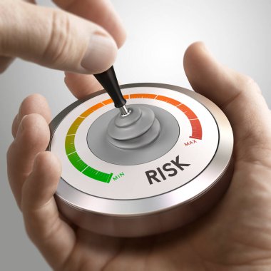 Gri arka planda kavramsal joystick kullanan bir erkek eli. Stratejik risk yönetimi ya da karar verme kavramı. Fotoğraf ve 3B arkaplan arasındaki birleşik resim.