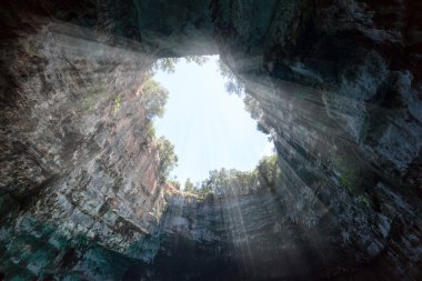Kefalonia adada Melissani Gölü, Yunan ünlü turistik yer