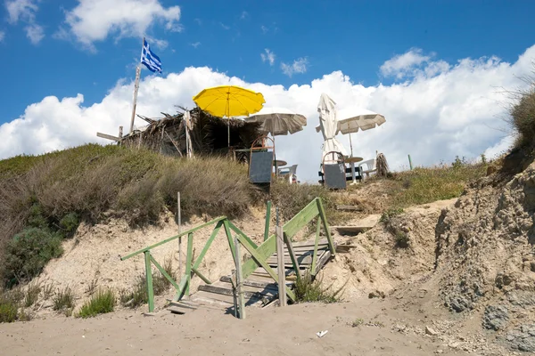Small bar on sandy dunes near beach Zakynthos Greece — Stock Photo, Image