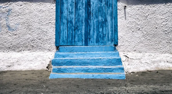 Porta de entrada azul para a casa de praia — Fotografia de Stock