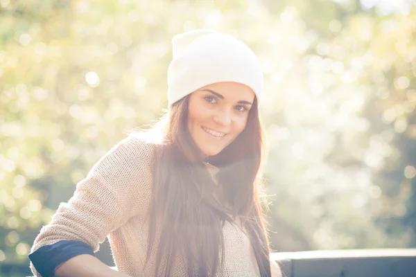Young woman outdoor portrait, soft sunny daylight — Stock Photo, Image