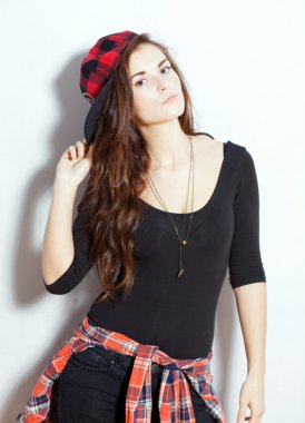 Closeup moda studio yenilikçi genç kız portresi