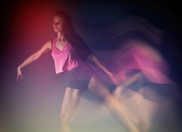 현대 힙합 댄서 여자, 동작 흐림 효과] — 스톡 사진