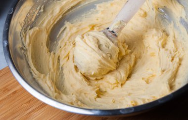 Karıştırma kase, tereyağı ve un hamur yoğurma