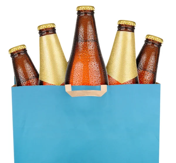 Kahverengi bira şişeleri ile çanta — Stok fotoğraf