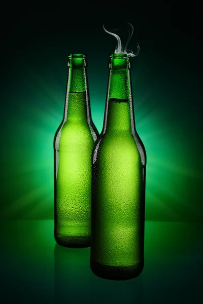 Groene flessen bier — Stockfoto