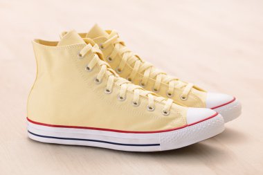 Sarı tuval spor ayakkabı